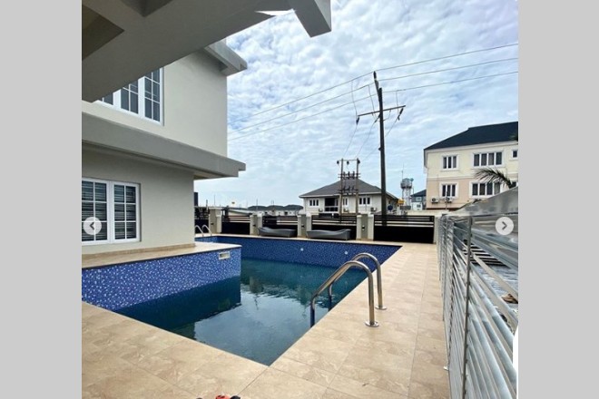 Sea view 4 bedroom flat with penthouse