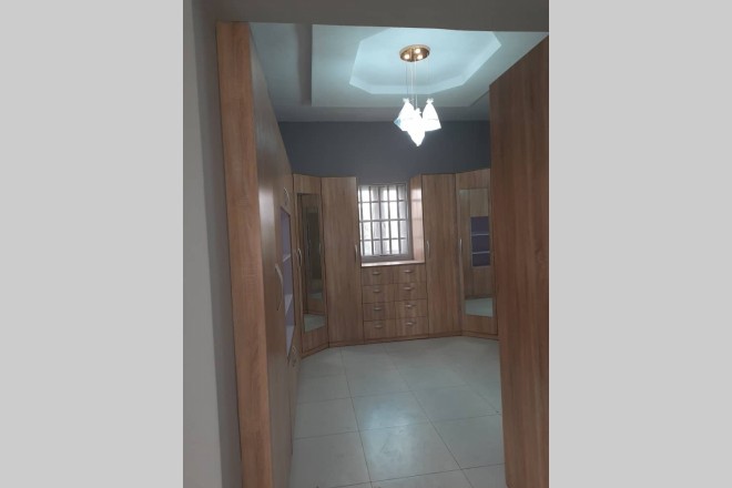 Newly built 5 bedroom contemporary duplex