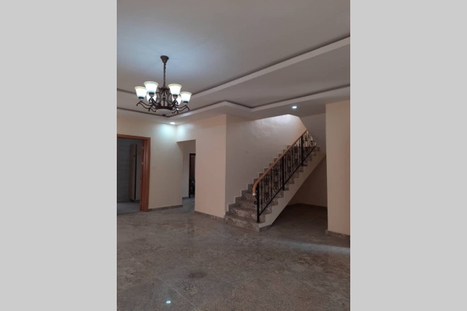 Newly built 5 bedroom contemporary duplex