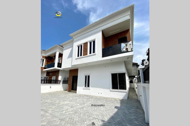 4 bedroom detached duplex