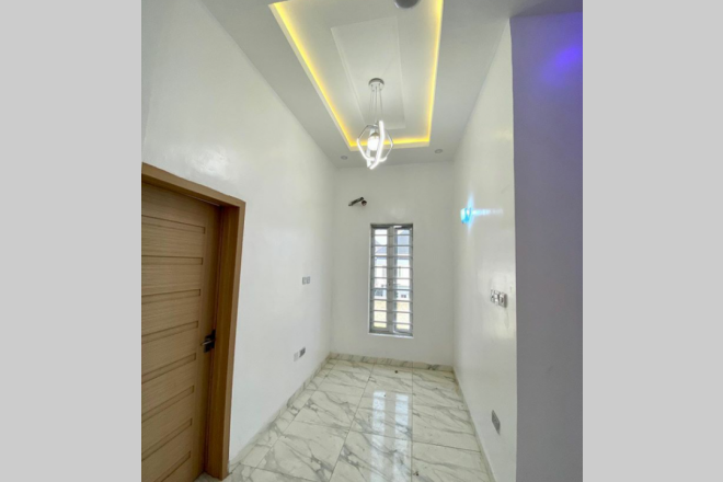 A 4 bedroom detached duplex with bq