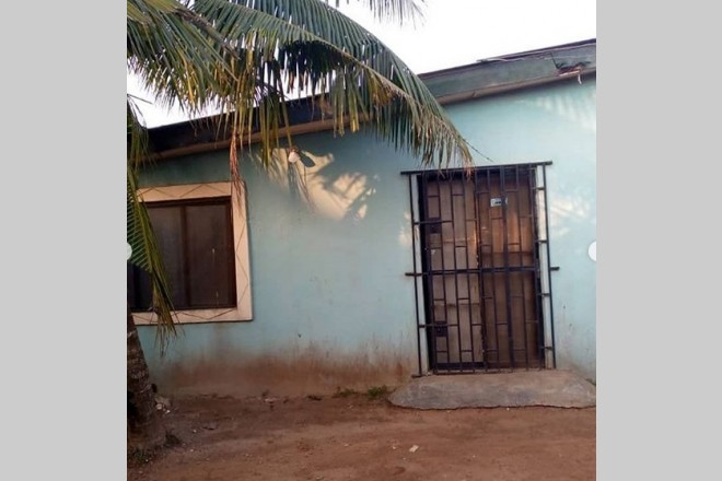 A 2 bedroom flat with 2 unit of mini flat