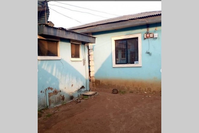 A 2 bedroom flat with 2 unit of mini flat