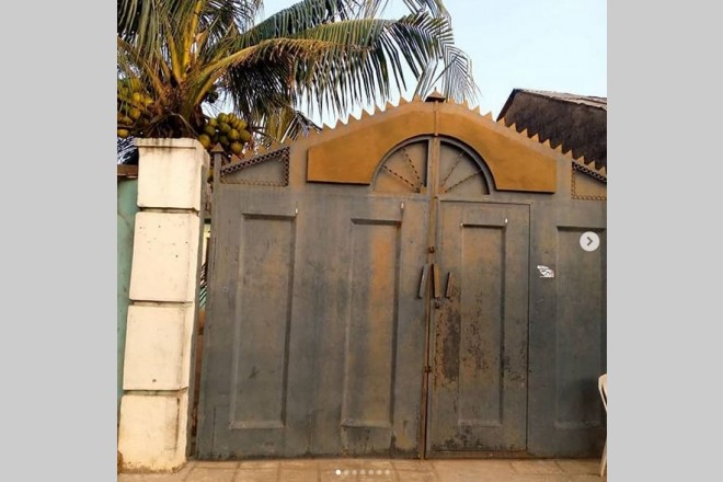 A 2 bedroom flat with 2 unit of mini flat