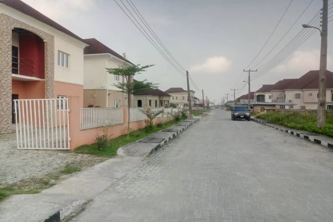 Newly built beautiful 4 bedroom duplex