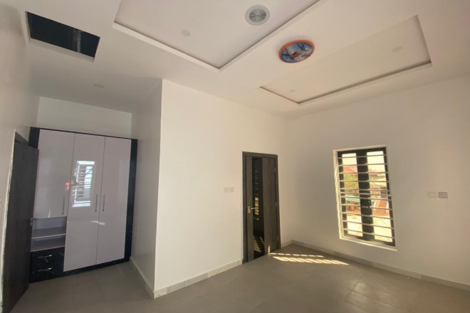 Brand new and tastefully finished 4 bedroom duplex