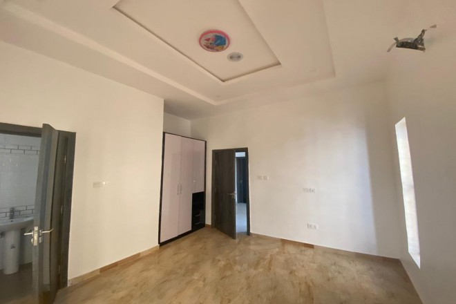 Brand new and tastefully finished 4 bedroom duplex