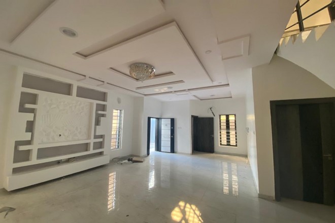 Brand new and tastefully finished 4 bedroom duplex