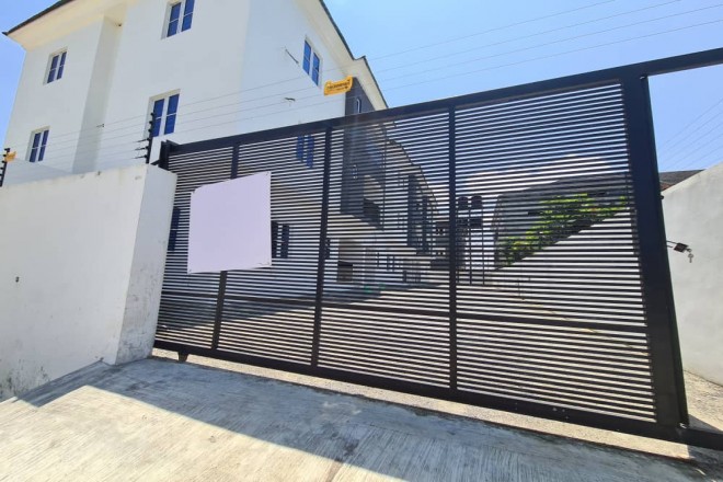 Tastefully finished 2 bedroom apartment