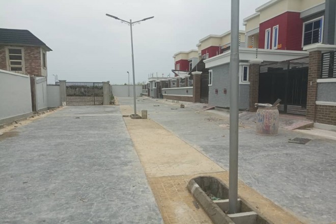 Top Notch finished 4 bedroom duplex