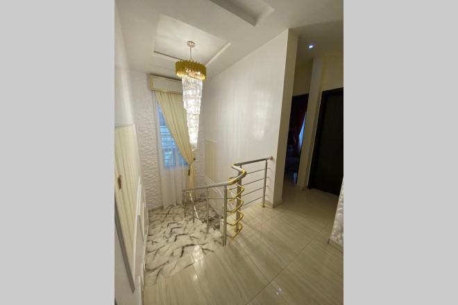 POWERFULLY FURNISHED LUXURIOUS DUPLEX WITH BQ