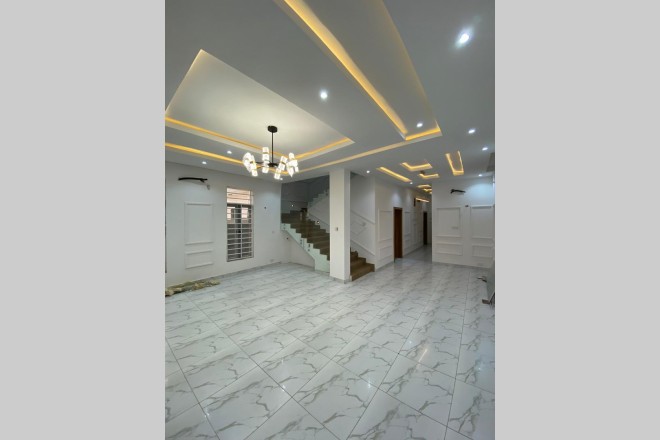 STUNNING 5 BEDROOM WITH BQ FOR FOR SALE