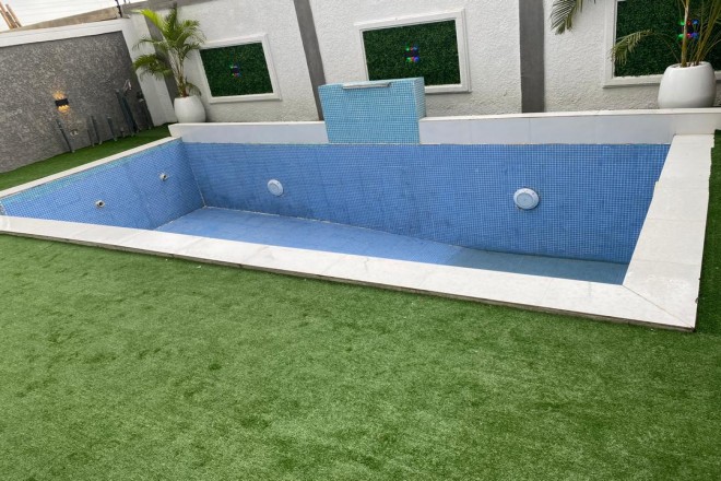 STUNNING 5 BEDROOM WITH BQ FOR FOR SALE