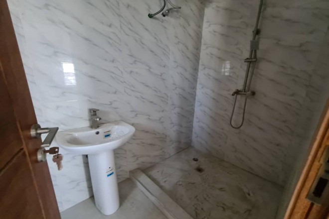 Tastefully finished 2 bedroom apartment