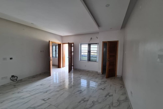 Tastefully finished 2 bedroom apartment