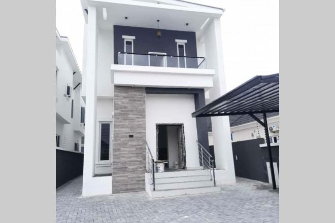 Luxurious 5 bedroom duplex